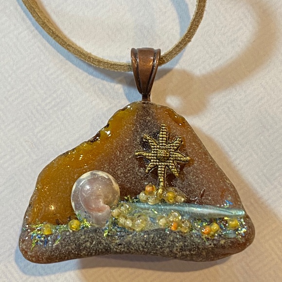Southerton Jewelry and Crafts (SJC) Jewelry - 💥$46💥Orig. Signed ‘Sunny Day’ Sea Glass Pendant